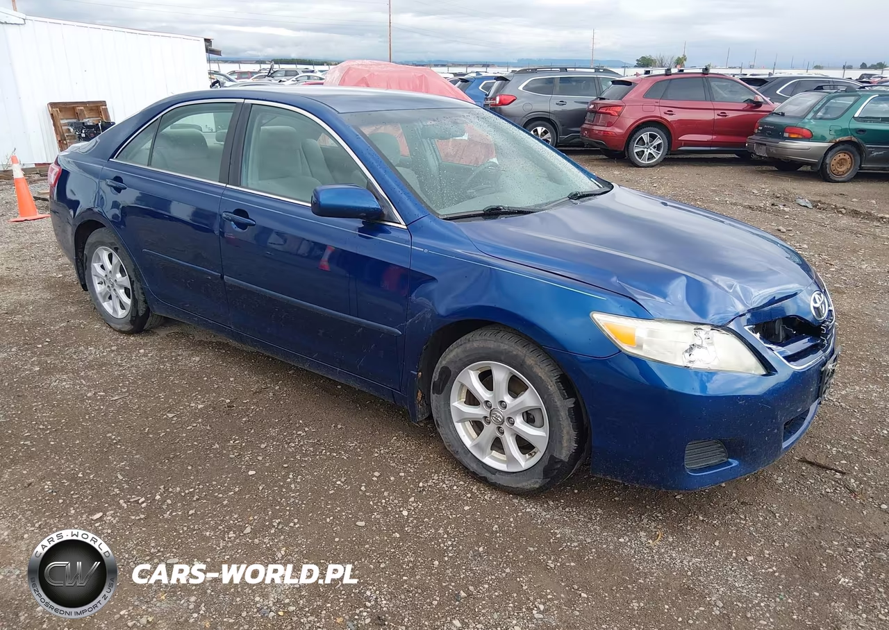 2011 Toyota Camry Le – zdjęcie 1 z 13