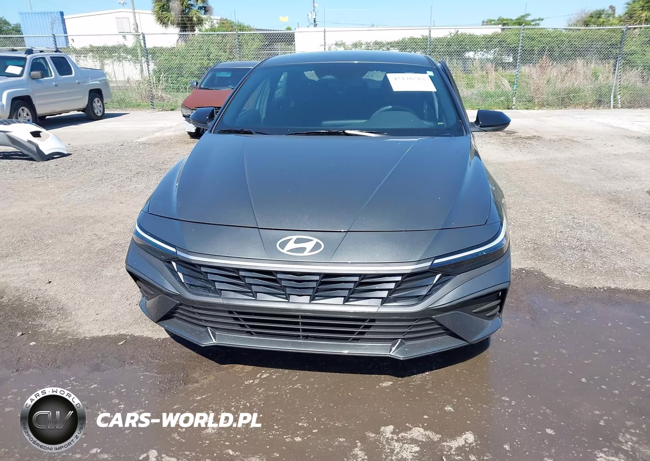2025 Hyundai Elantra Sel Sport VIN:KMHLM4DG7SU071901 - 12