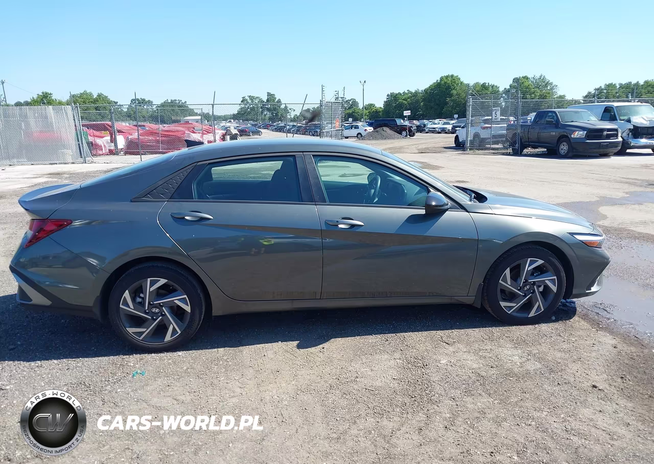 2025 Hyundai Elantra Sel Sport VIN:KMHLM4DG7SU071901 - 13