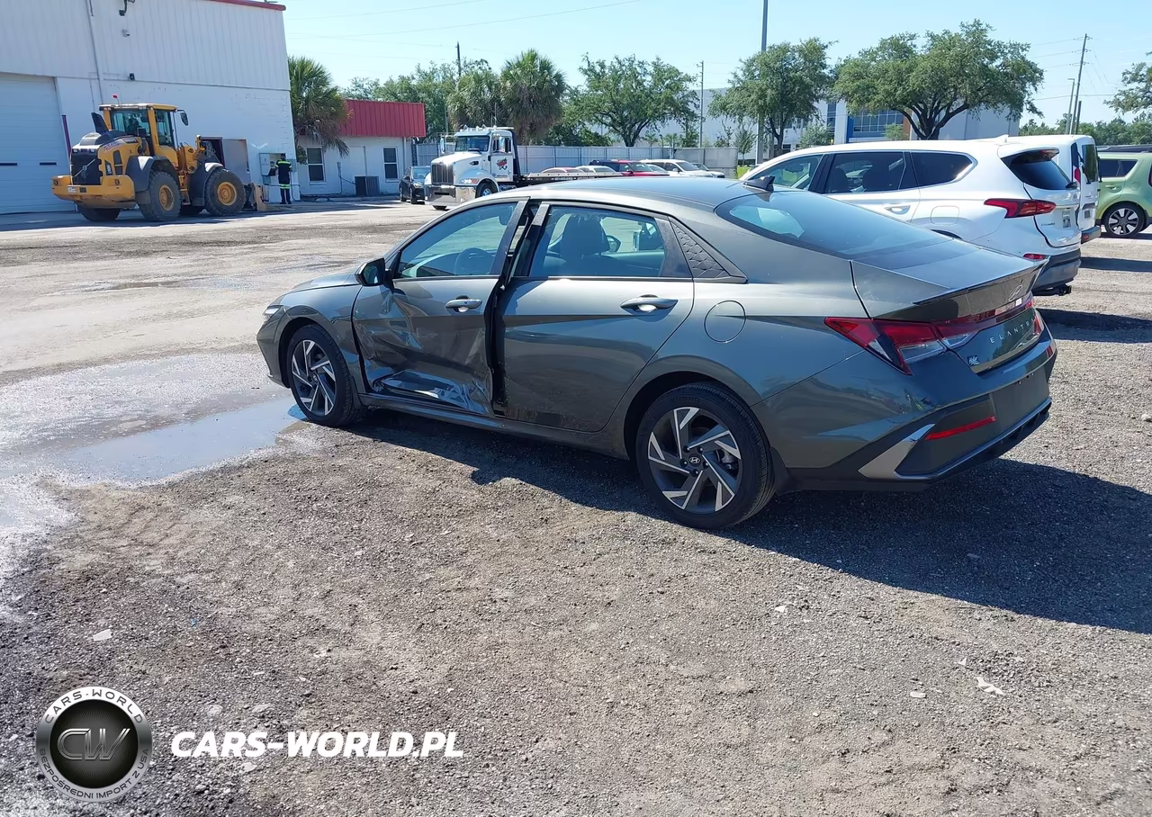 2025 Hyundai Elantra Sel Sport VIN:KMHLM4DG7SU071901 - 3