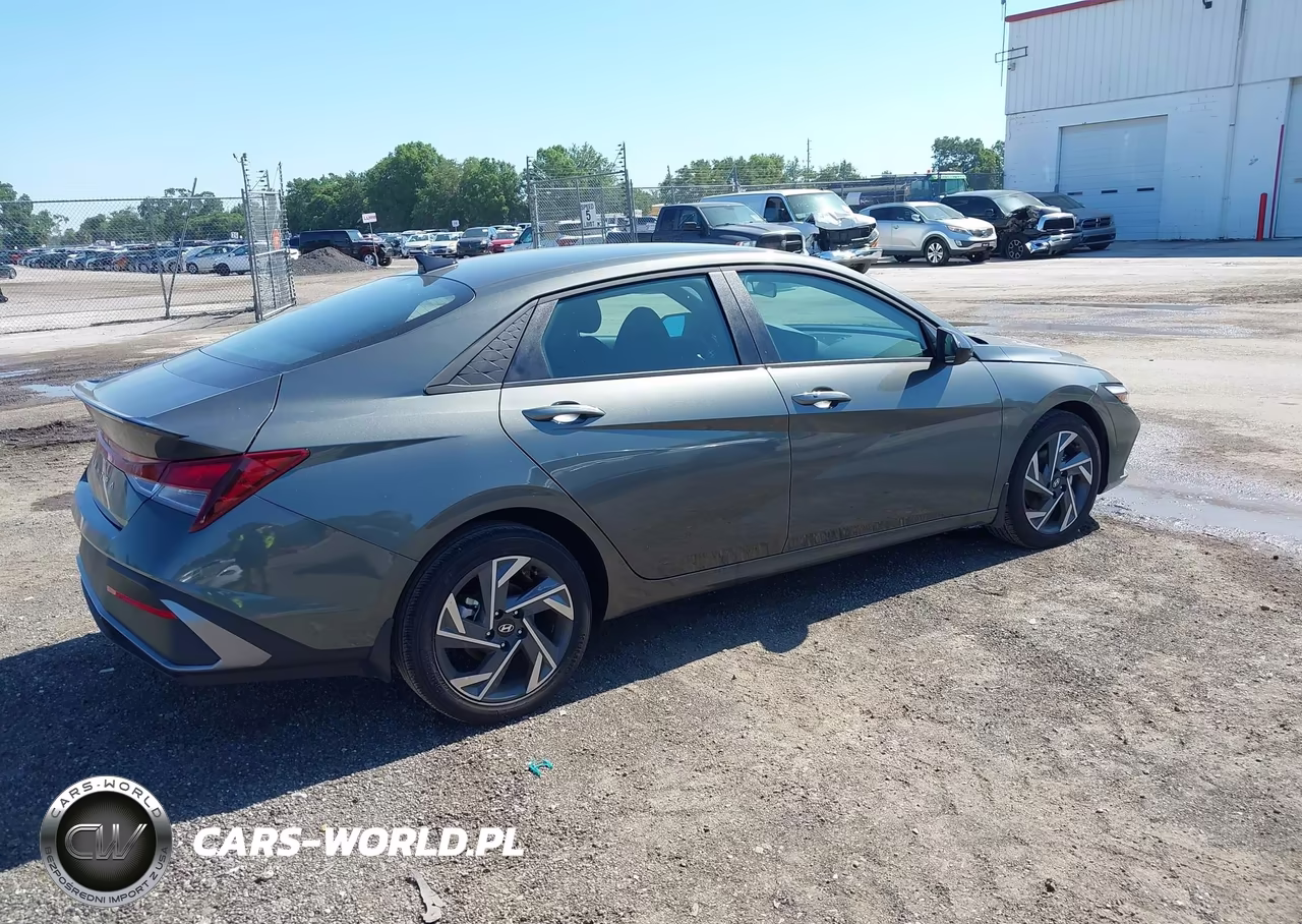 2025 Hyundai Elantra Sel Sport VIN:KMHLM4DG7SU071901 - 4
