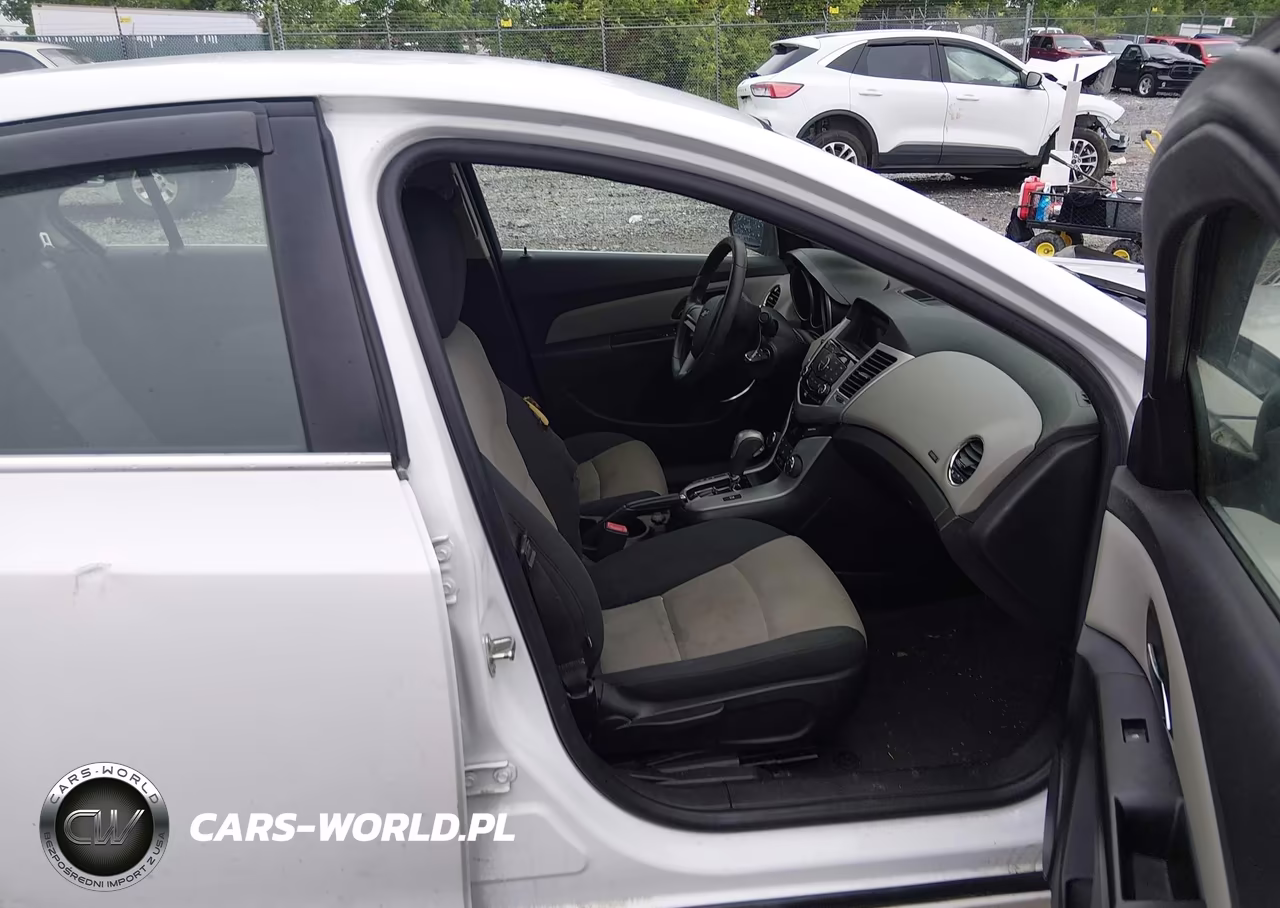 2012 Chevrolet Cruze Ls VIN:1G1PC5SH3C7196963 - 5