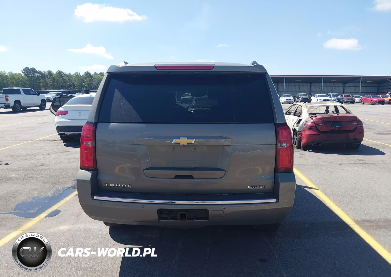 2018 Chevrolet Tahoe Premier VIN:1GNSKCKC2JR155679 - 17
