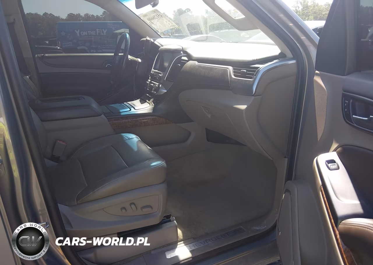 2018 Chevrolet Tahoe Premier VIN:1GNSKCKC2JR155679 - 5