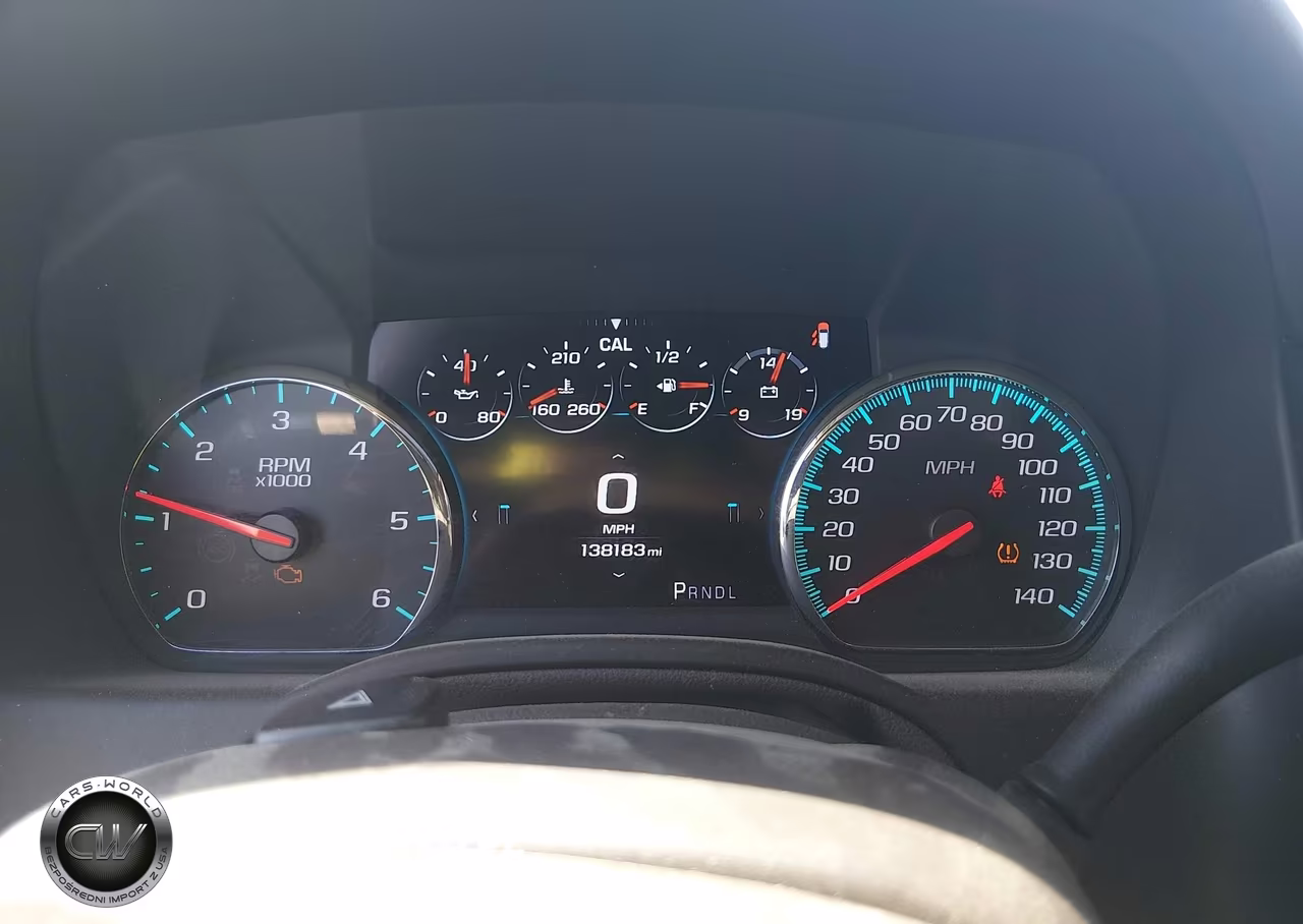 2018 Chevrolet Tahoe Premier VIN:1GNSKCKC2JR155679 - 7