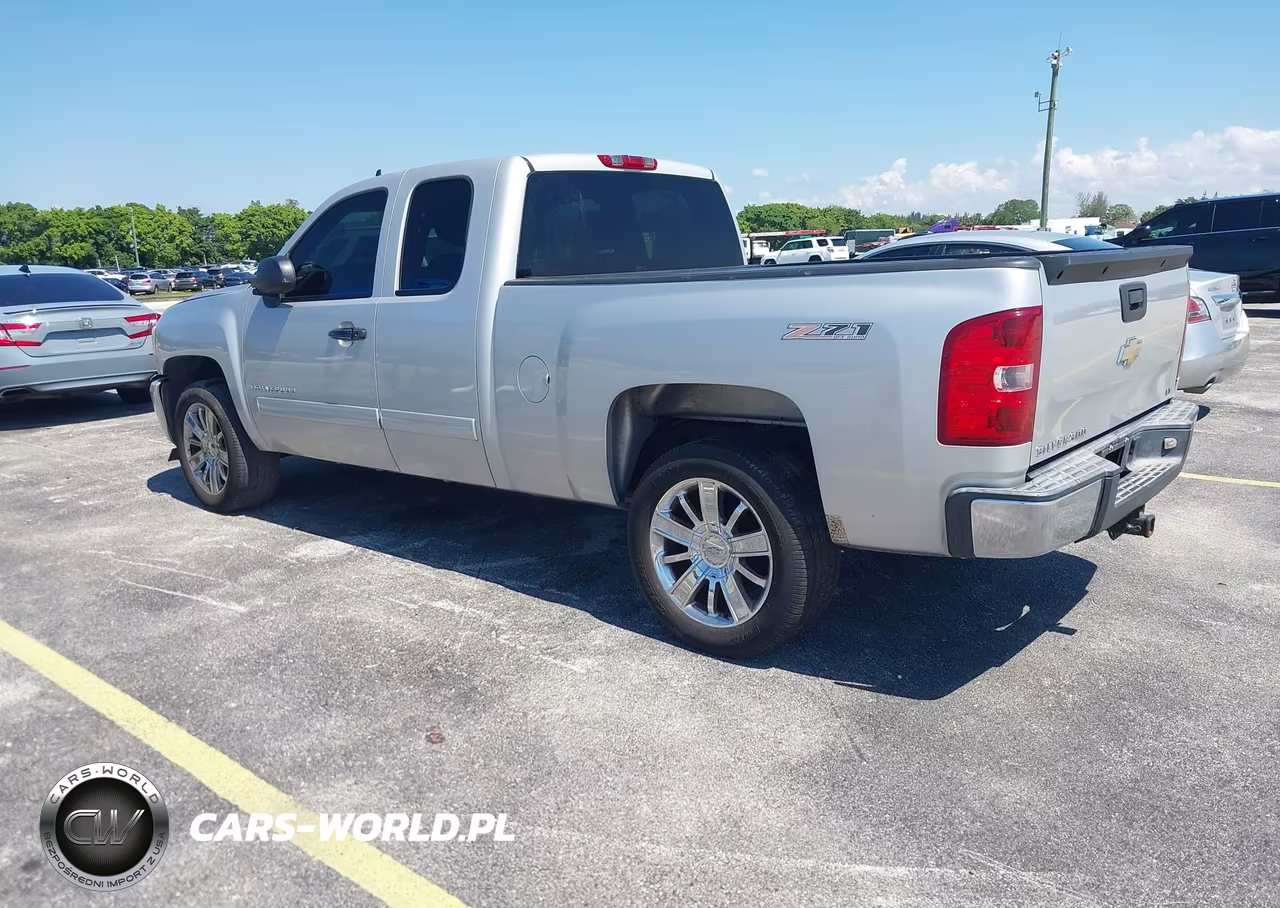 2010 Chevrolet Silverado 1500 Lt VIN:1GCSCSE01AZ247335 - 3