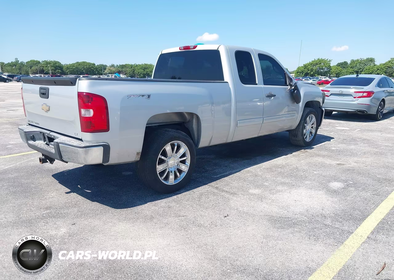 2010 Chevrolet Silverado 1500 Lt VIN:1GCSCSE01AZ247335 - 4