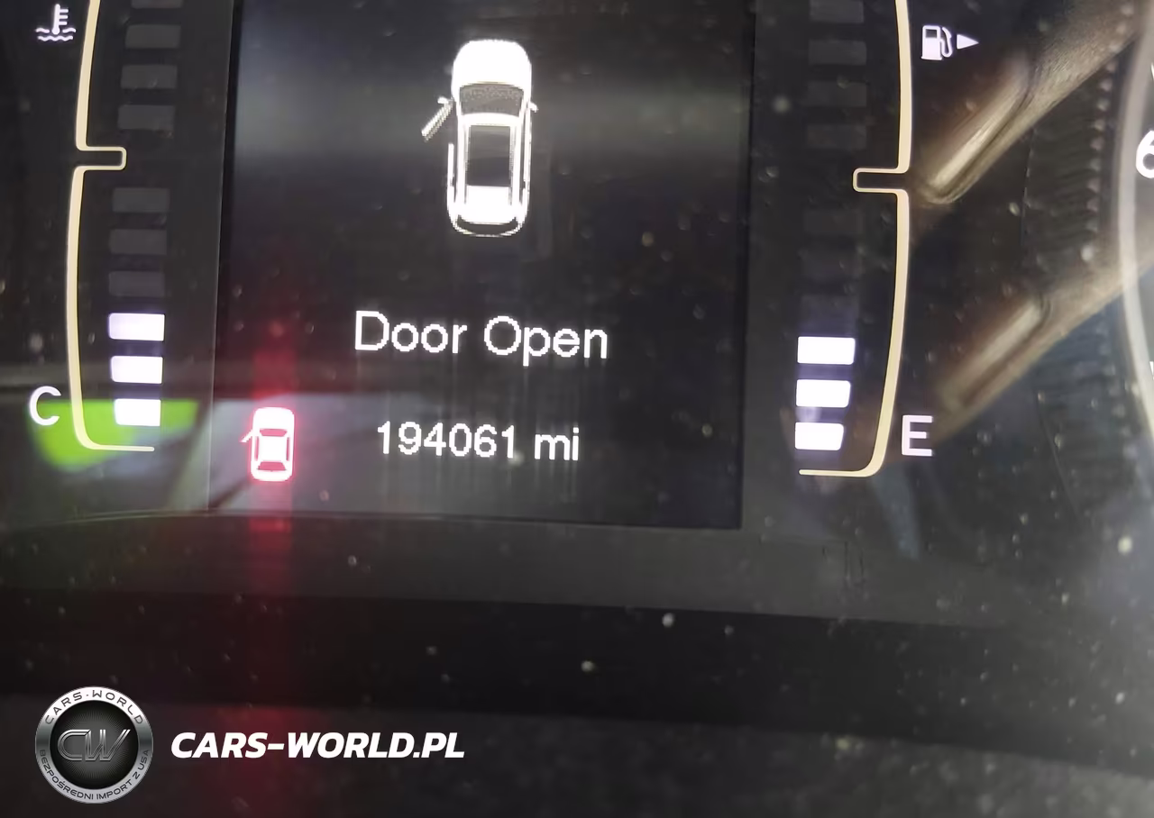 2018 Jeep Cherokee Latitude Plus Fwd VIN:1C4PJLLB0JD511325 - 15