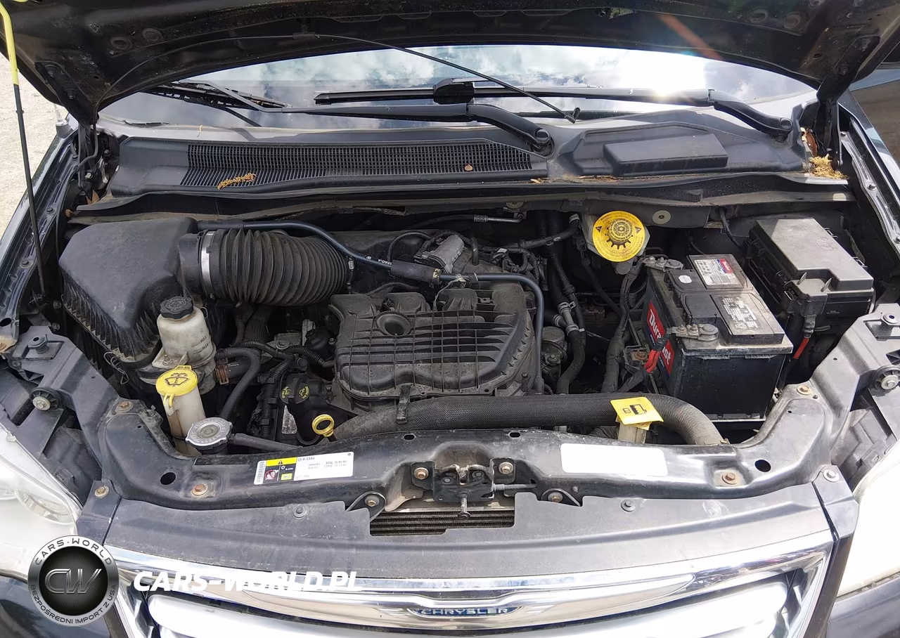 2014 Chrysler Town & Country Touring VIN:2C4RC1BG3ER158974 - 10