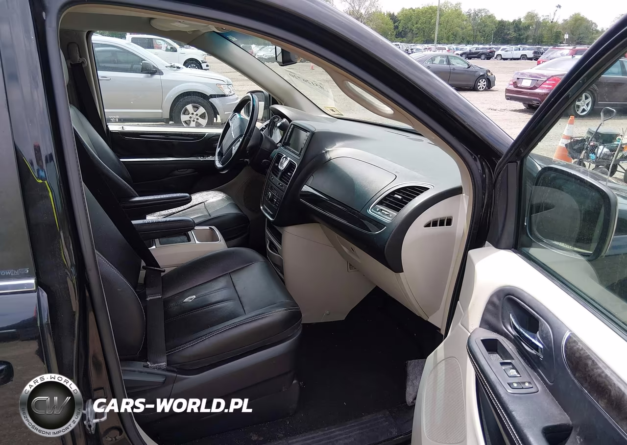 2014 Chrysler Town & Country Touring VIN:2C4RC1BG3ER158974 - 5