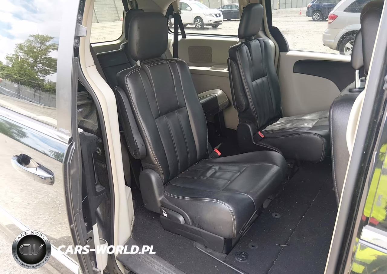 2014 Chrysler Town & Country Touring VIN:2C4RC1BG3ER158974 - 8