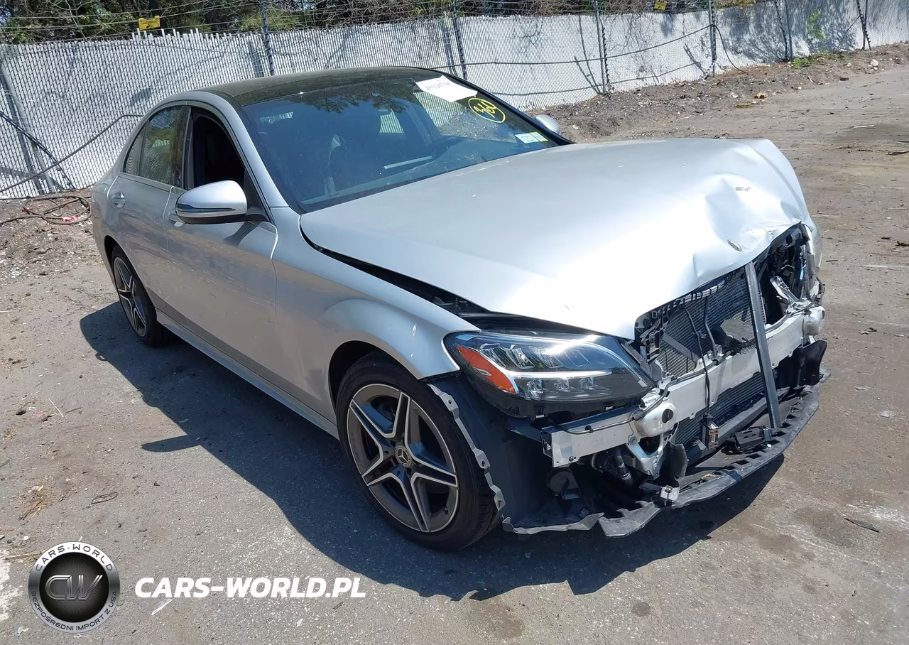 2021 Mercedes-Benz C 300 4Matic – zdjęcie 1 z 18