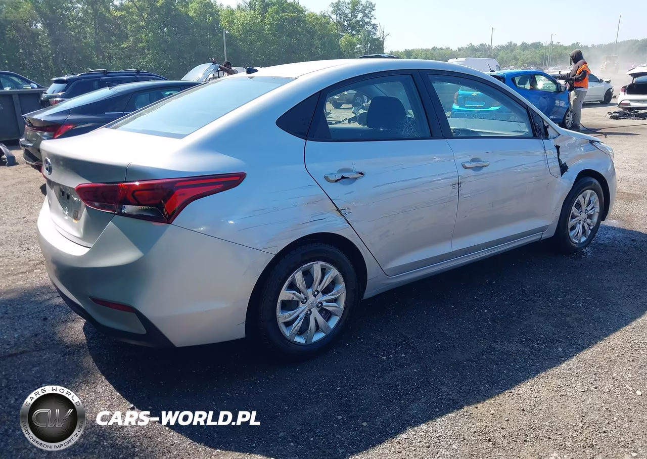 2018 Hyundai Accent Se VIN:3KPC24A30JE034004 - 4
