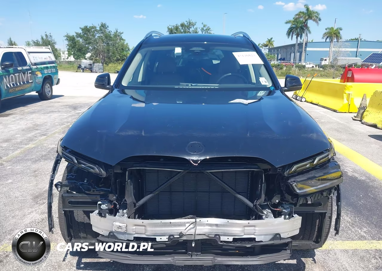 2026 BMW X7 xDrive40I VIN:5UX23EM01T9107208 - 13