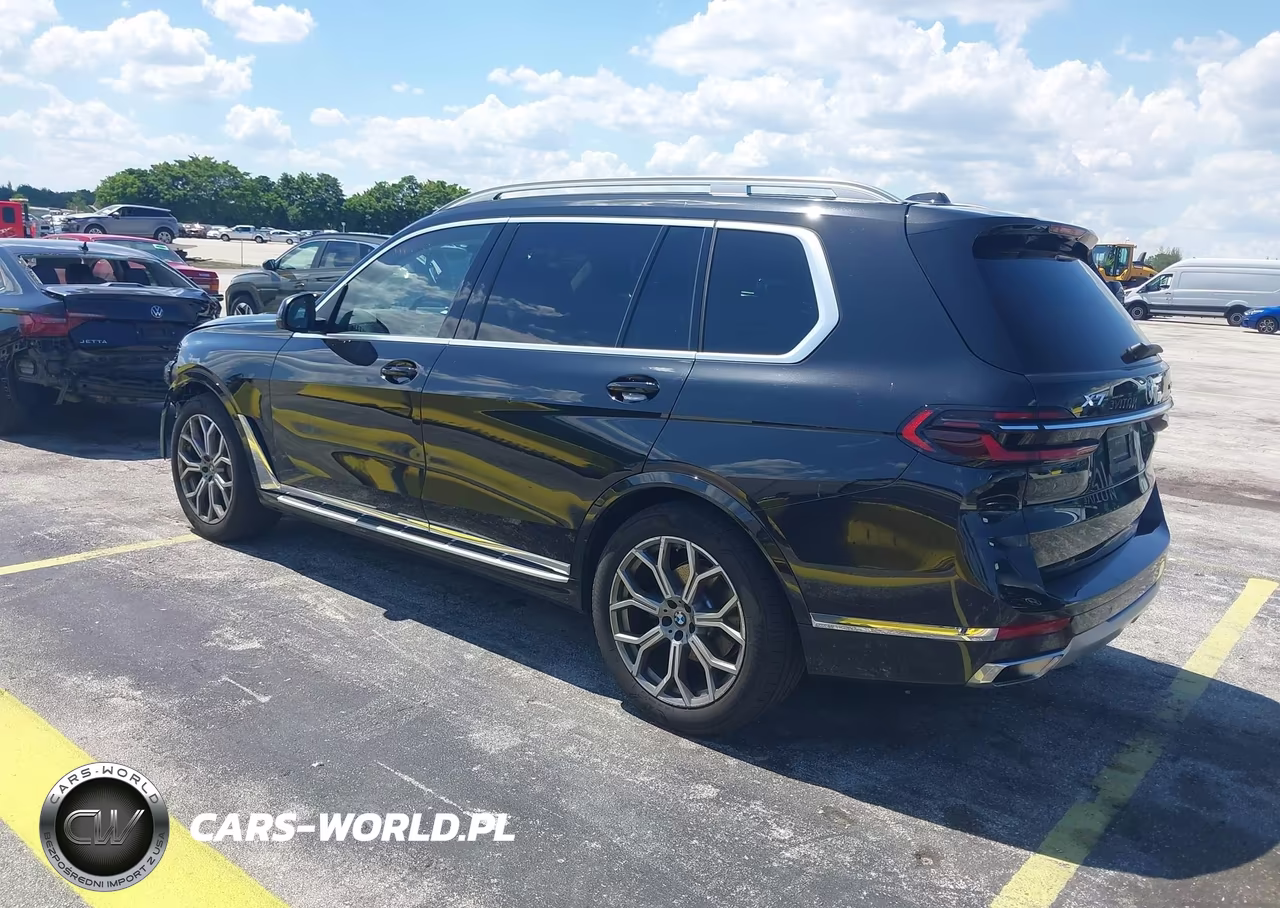 2026 BMW X7 xDrive40I VIN:5UX23EM01T9107208 - 3