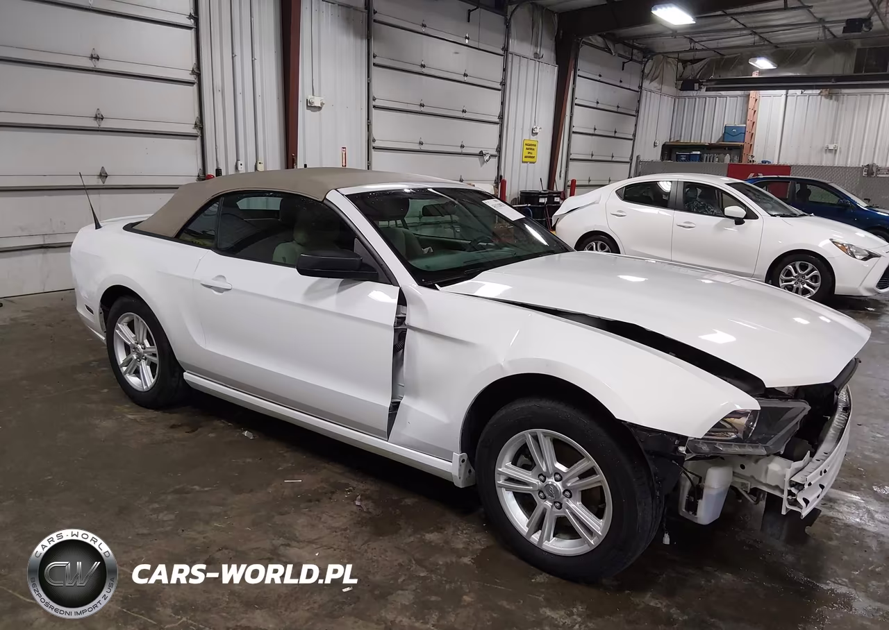 2014 Ford Mustang V6