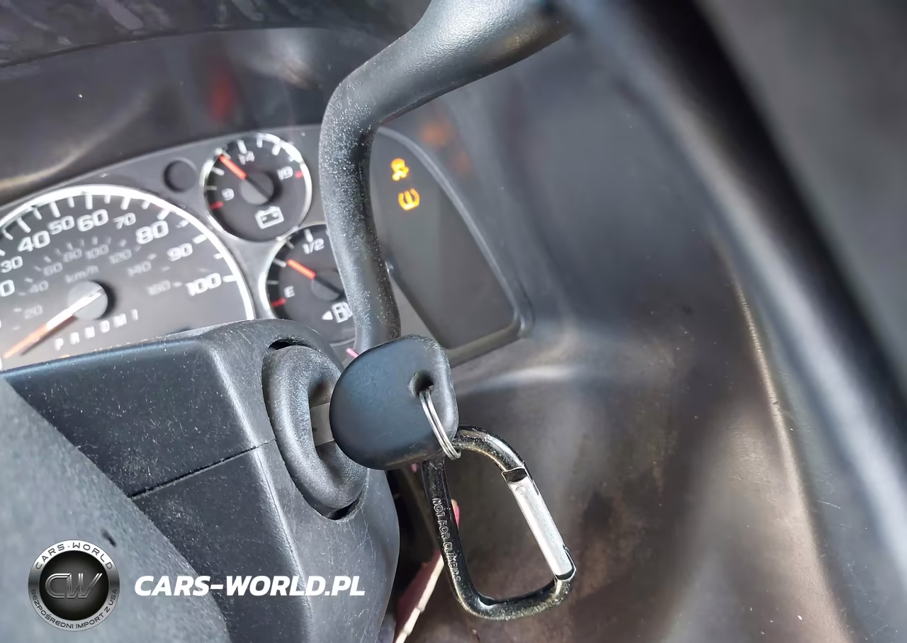 2011 Chevrolet Express 2500 Work Van VIN:1GCWGFFA2B1127371 - 11