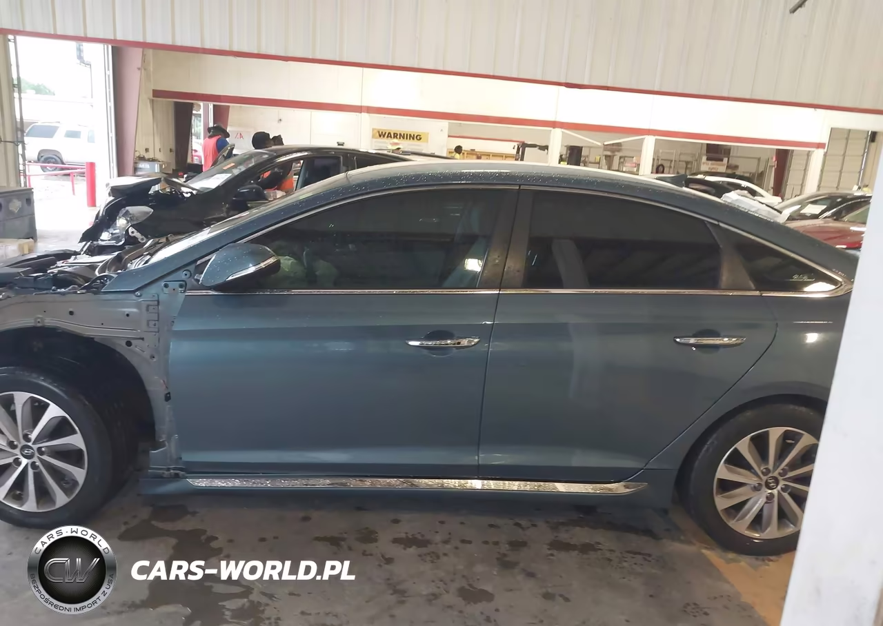 2015 Hyundai Sonata Sport VIN:5NPE34AF4FH063489 - 15