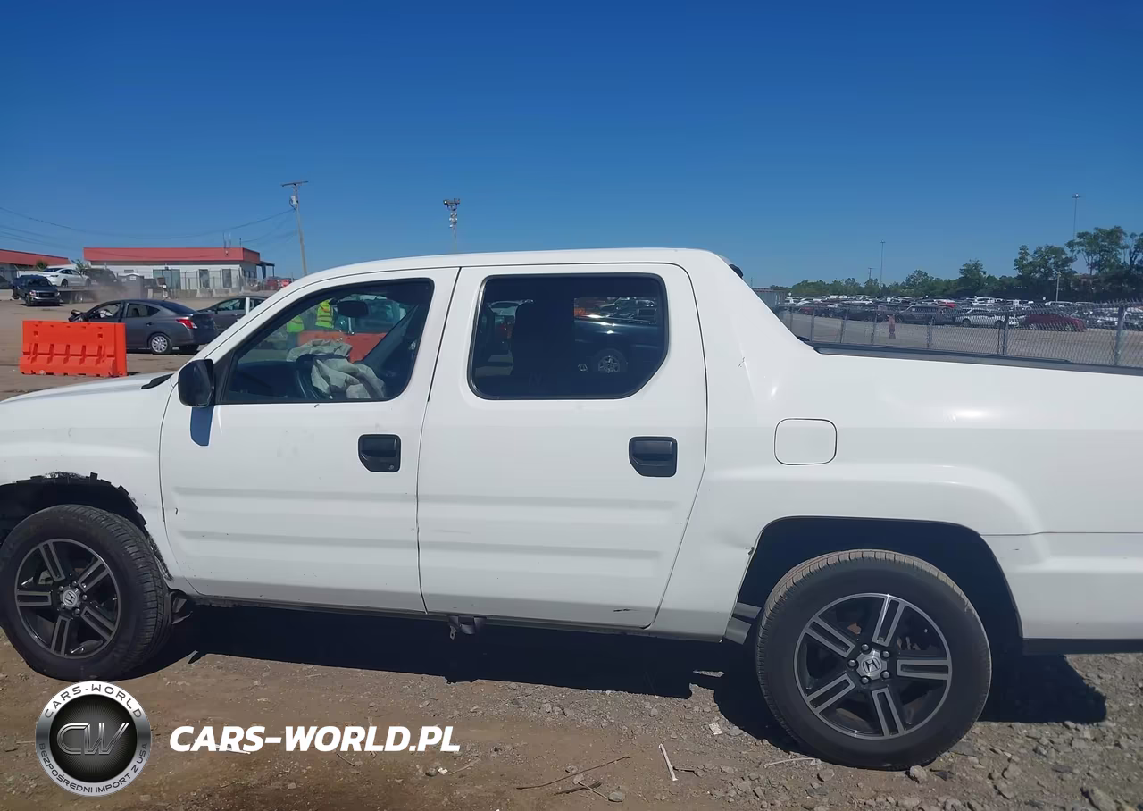 2014 Honda Ridgeline Sport VIN:5FPYK1F71EB013945 - 14