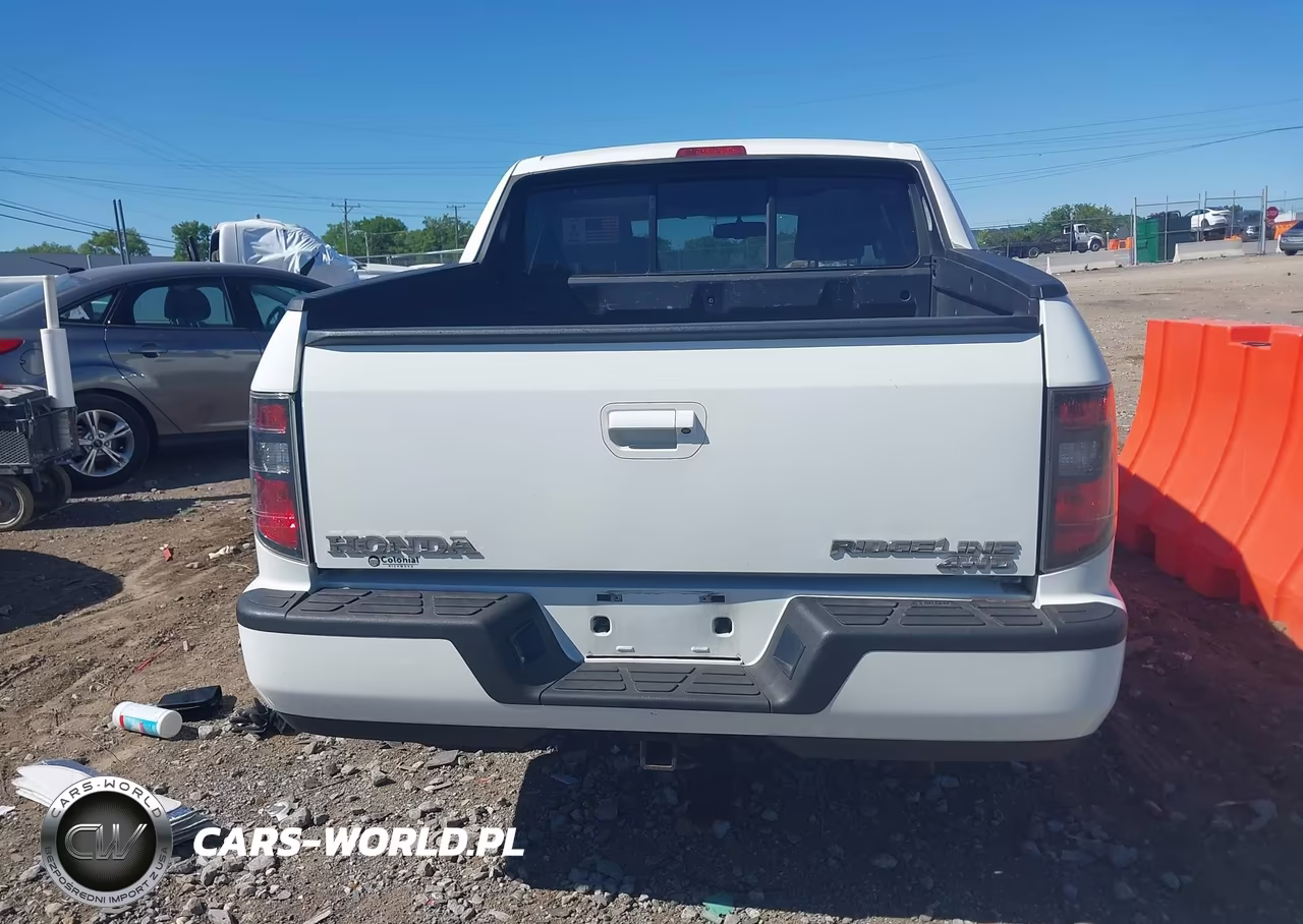 2014 Honda Ridgeline Sport VIN:5FPYK1F71EB013945 - 16