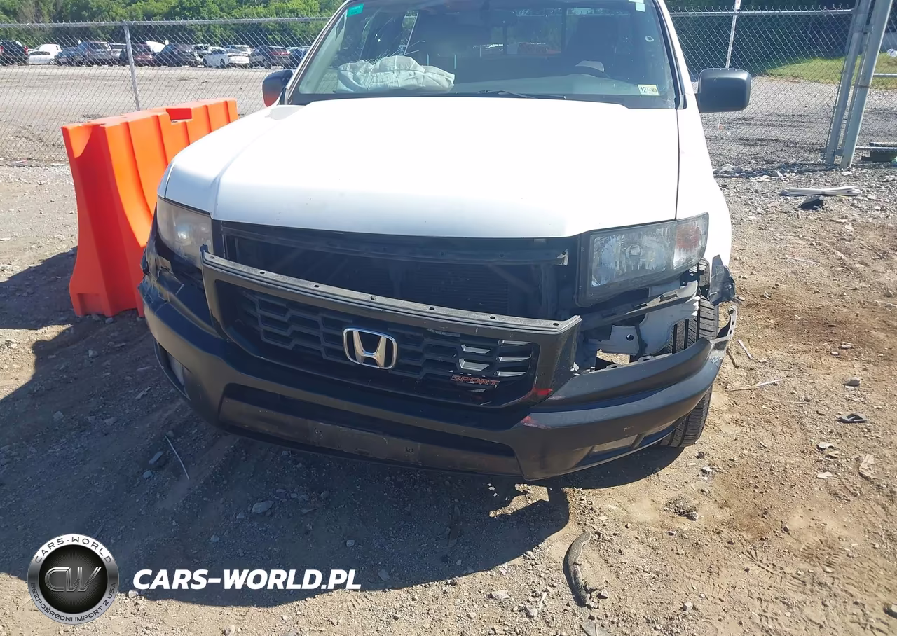 2014 Honda Ridgeline Sport VIN:5FPYK1F71EB013945 - 6