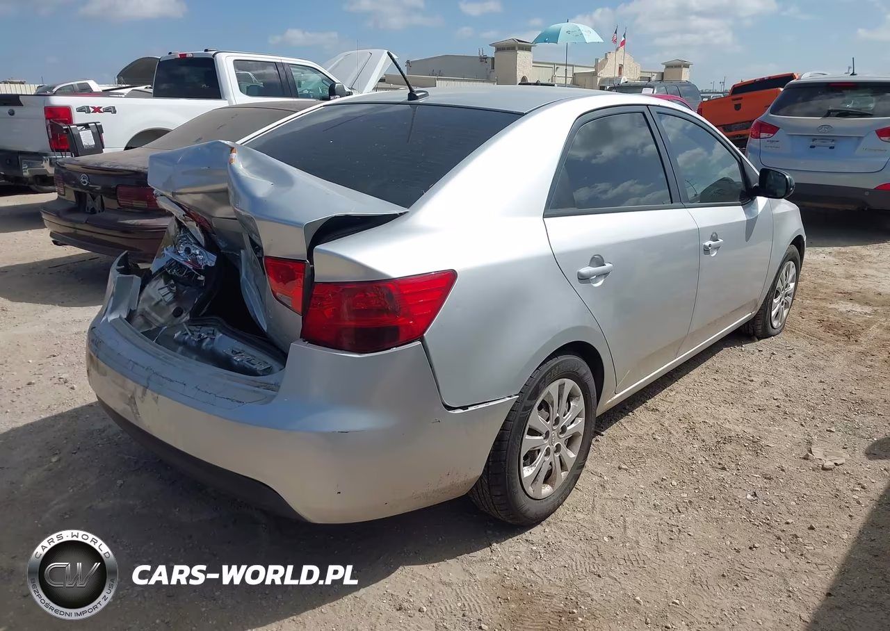2012 Kia Forte Lx VIN:KNAFT4A26C5592808 - 4