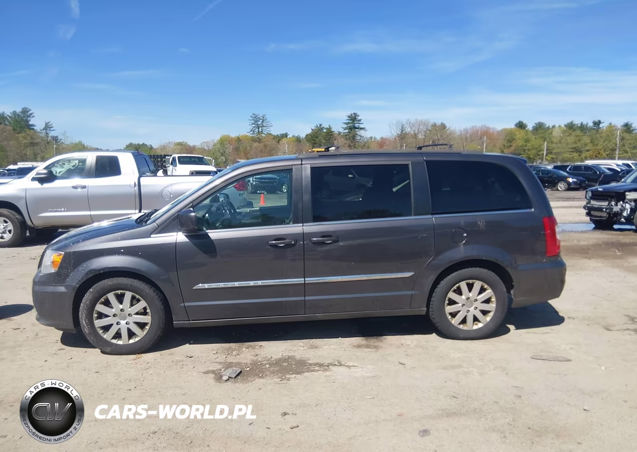 2016 Chrysler Town & Country Touring VIN:2C4RC1BG0GR173421 - 14