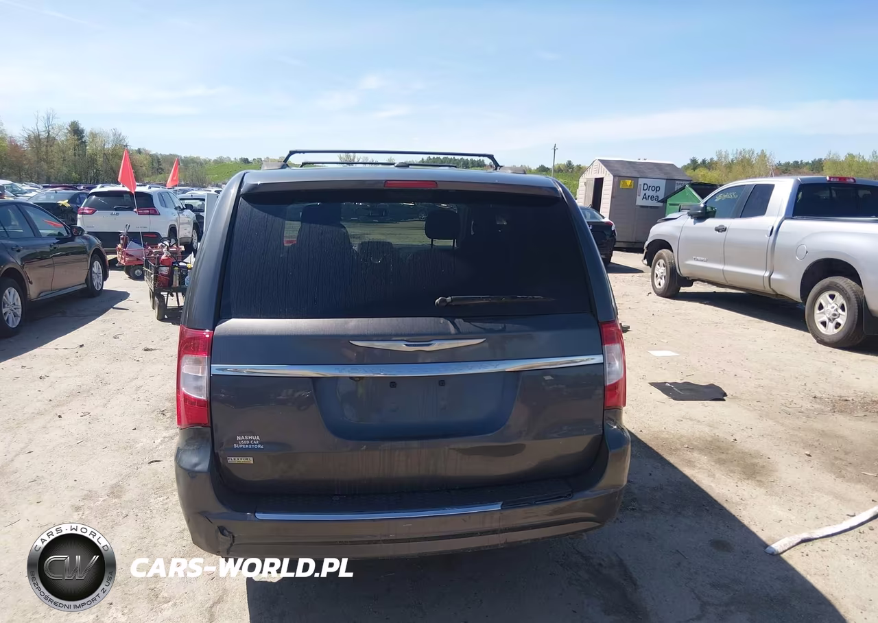 2016 Chrysler Town & Country Touring VIN:2C4RC1BG0GR173421 - 16