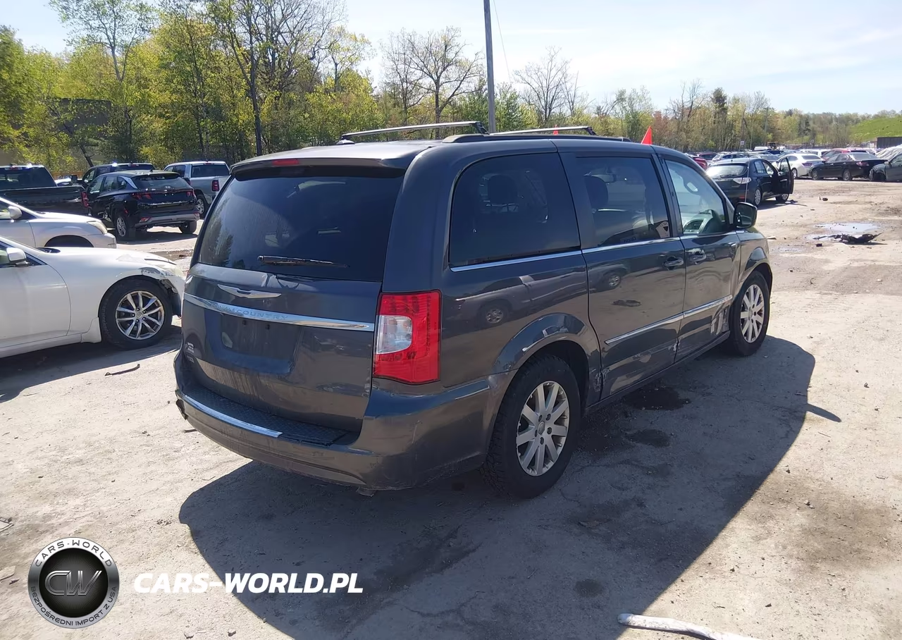 2016 Chrysler Town & Country Touring VIN:2C4RC1BG0GR173421 - 4