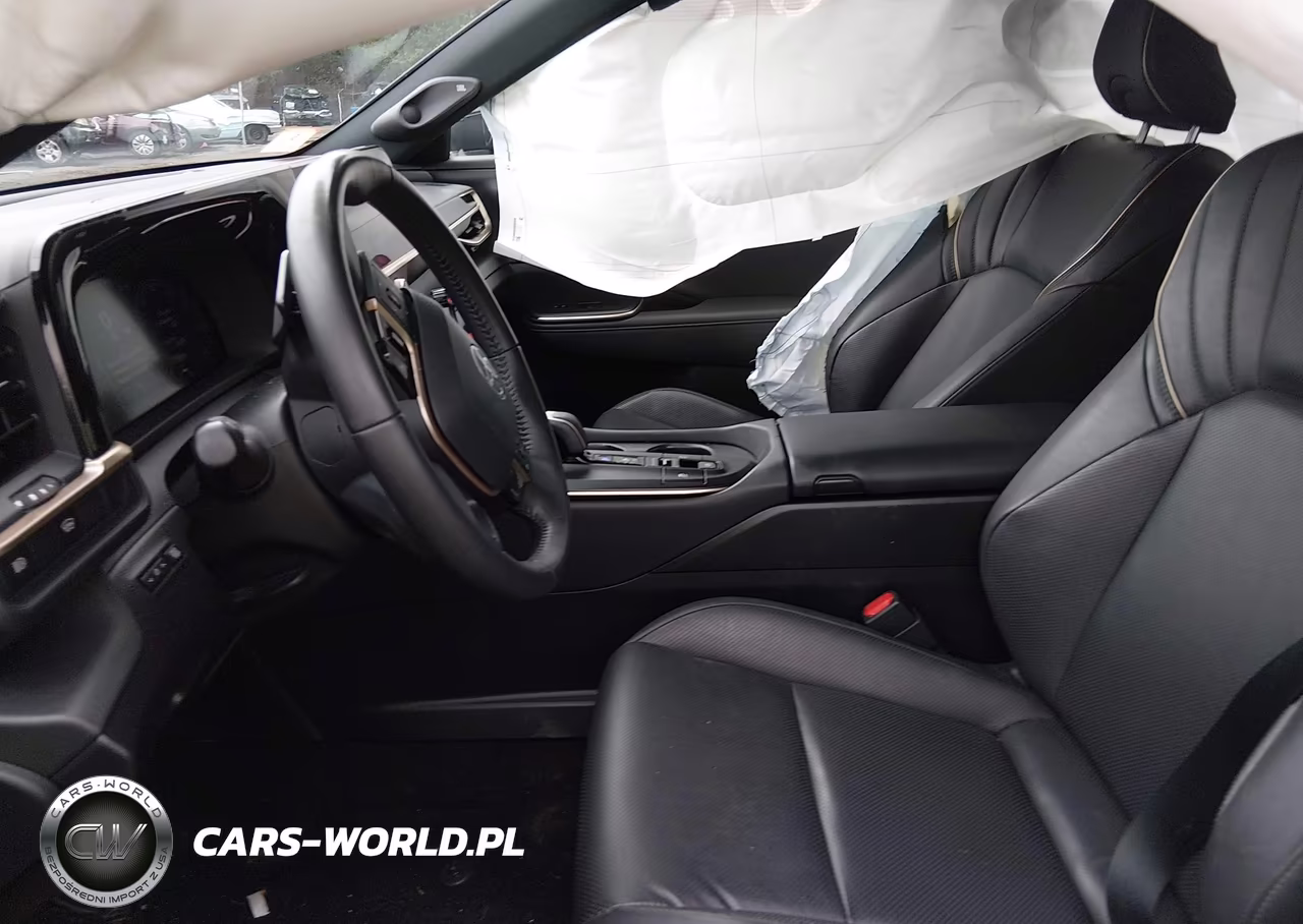 2023 Toyota Crown Platinum VIN:JTDAFAAF7P3004048 - 5