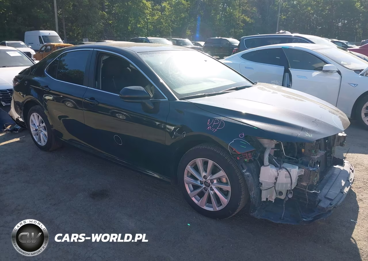 2024 Toyota Camry Le – zdjęcie 1 z 18