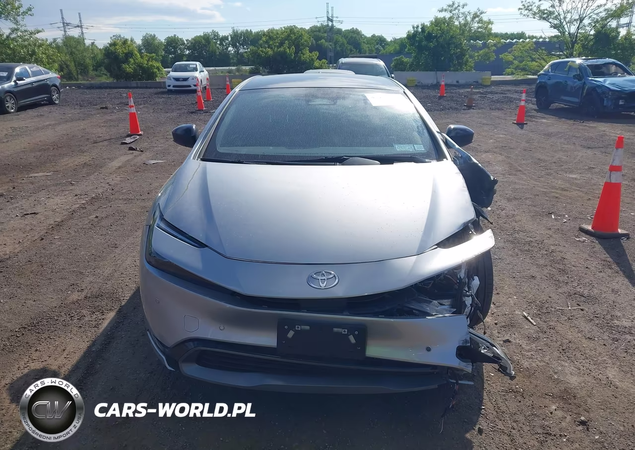 2024 Toyota Prius Xle Awd-E VIN:JTDADABU8R3014433 - 12