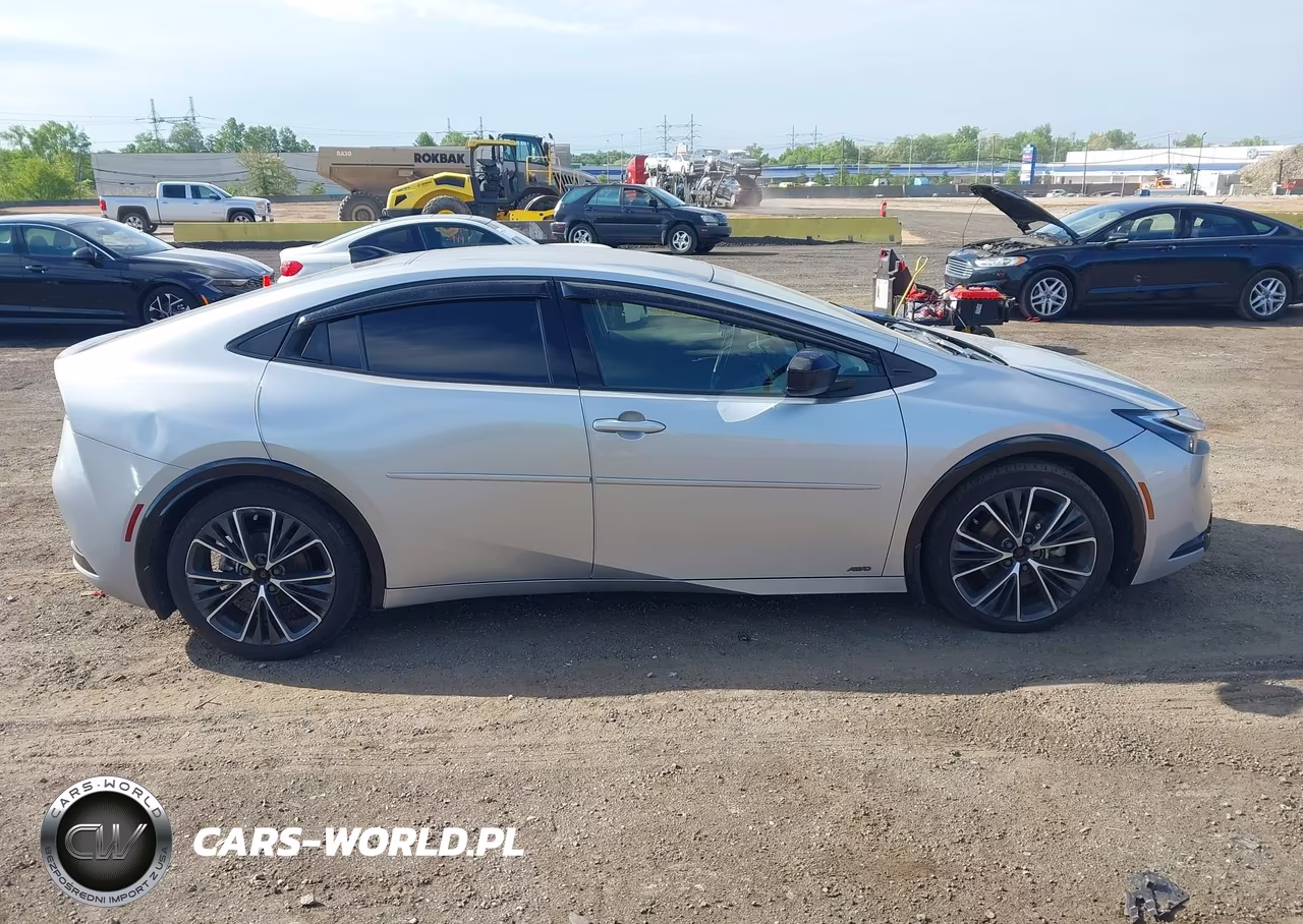 2024 Toyota Prius Xle Awd-E VIN:JTDADABU8R3014433 - 13