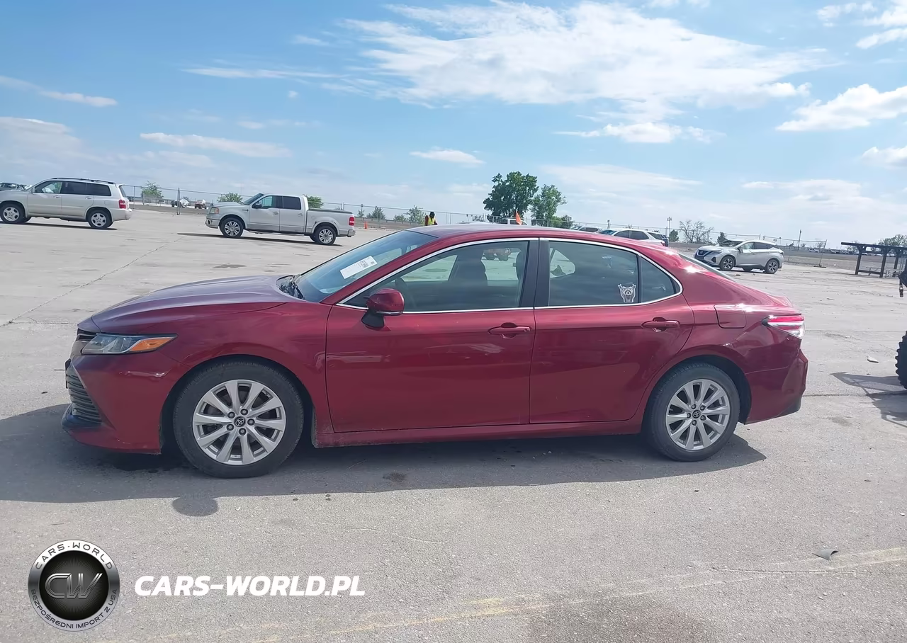2018 Toyota Camry Le VIN:4T1B11HK7JU505296 - 14