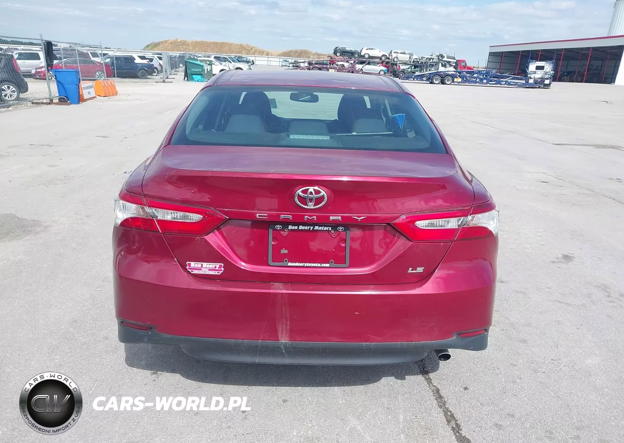 2018 Toyota Camry Le VIN:4T1B11HK7JU505296 - 16