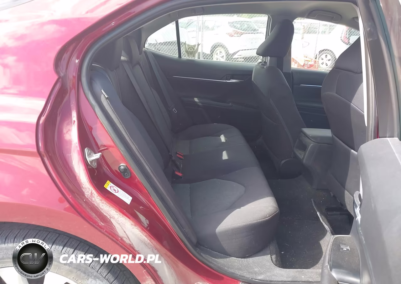2018 Toyota Camry Le VIN:4T1B11HK7JU505296 - 8
