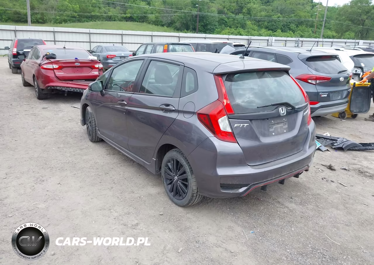 2018 Honda Fit Sport VIN:3HGGK5H65JM702717 - 3