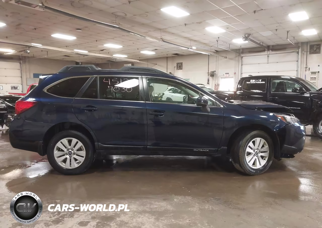 2018 Subaru Outback 2.5I Premium VIN:4S4BSACCXJ3366252 - 13