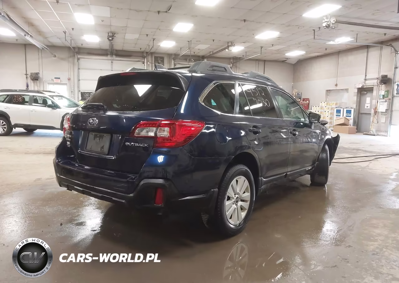 2018 Subaru Outback 2.5I Premium VIN:4S4BSACCXJ3366252 - 4