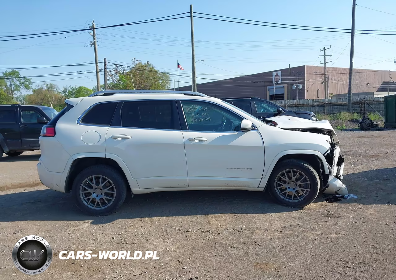 2019 Jeep Cherokee Overland 4X4 VIN:1C4PJMJX2KD243836 - 13