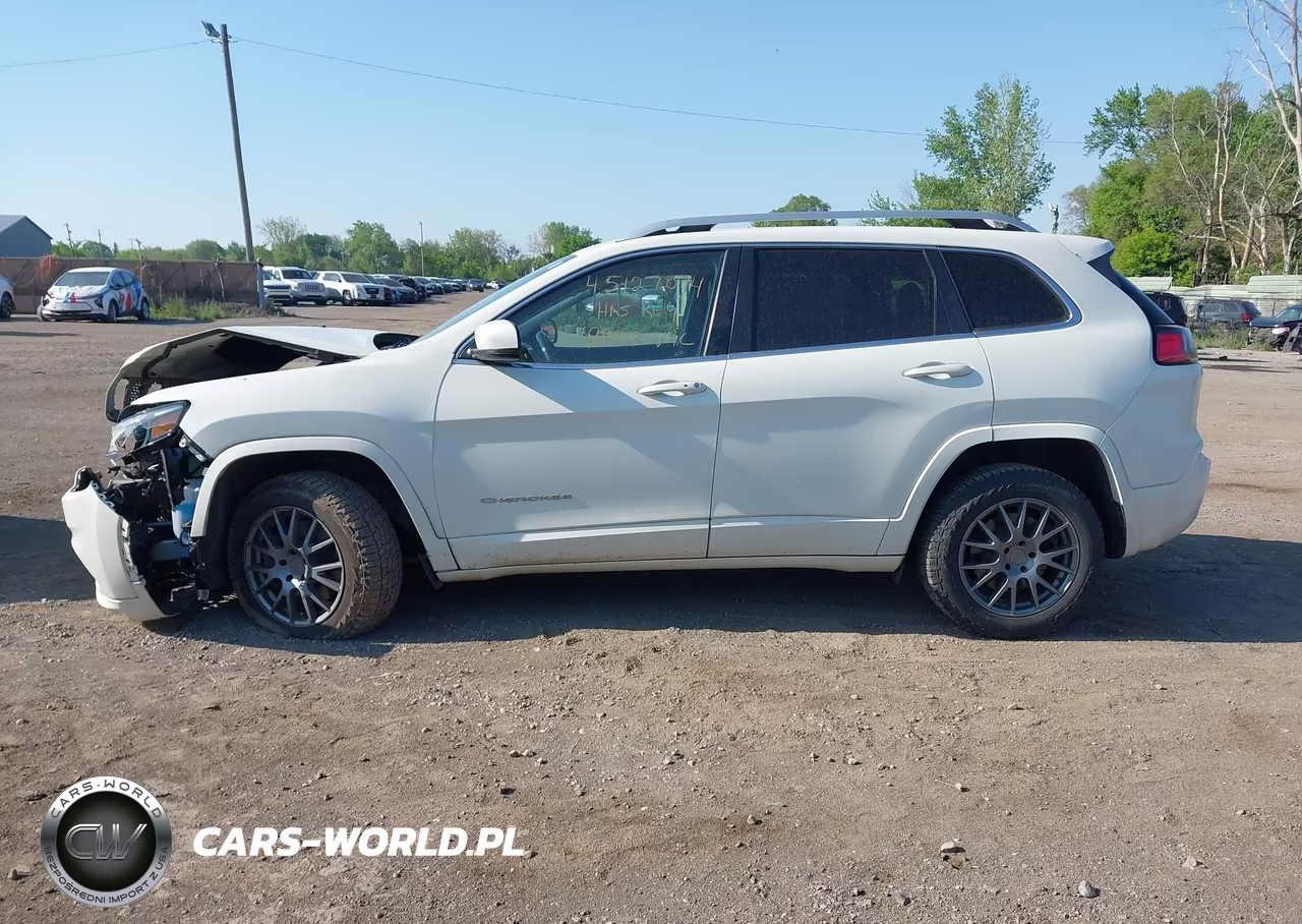 2019 Jeep Cherokee Overland 4X4 VIN:1C4PJMJX2KD243836 - 14