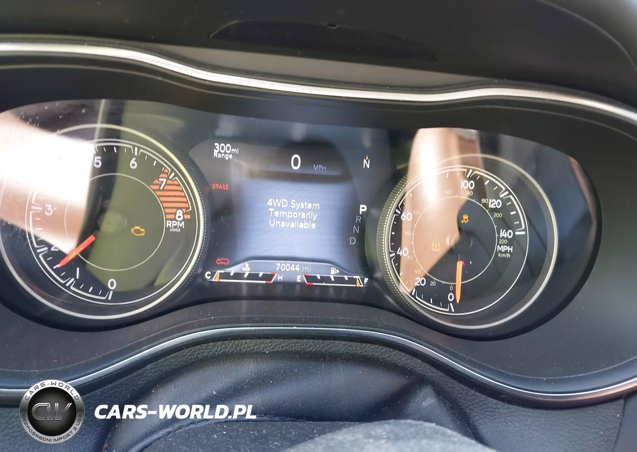 2019 Jeep Cherokee Overland 4X4 VIN:1C4PJMJX2KD243836 - 7