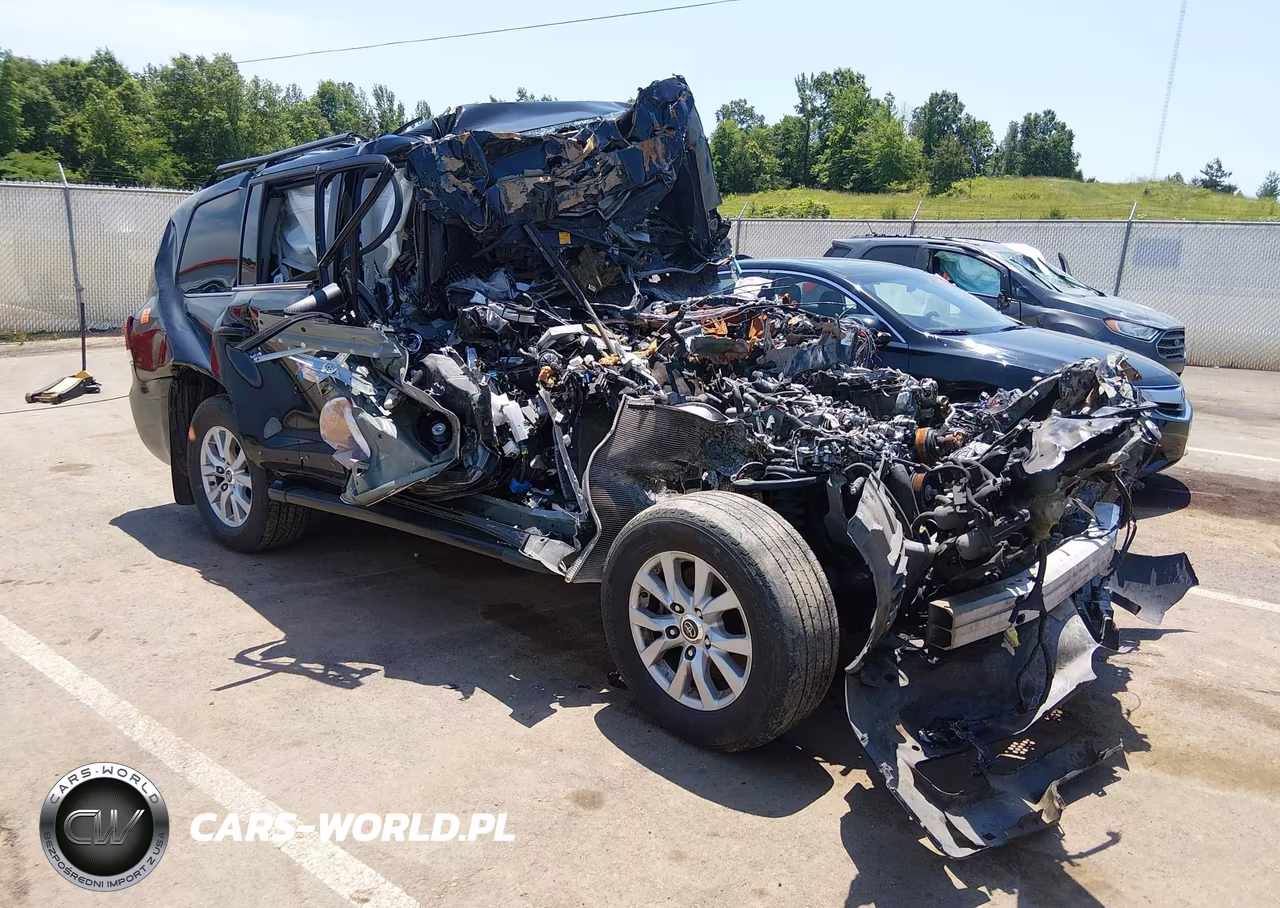 2016 Toyota Land Cruiser V8