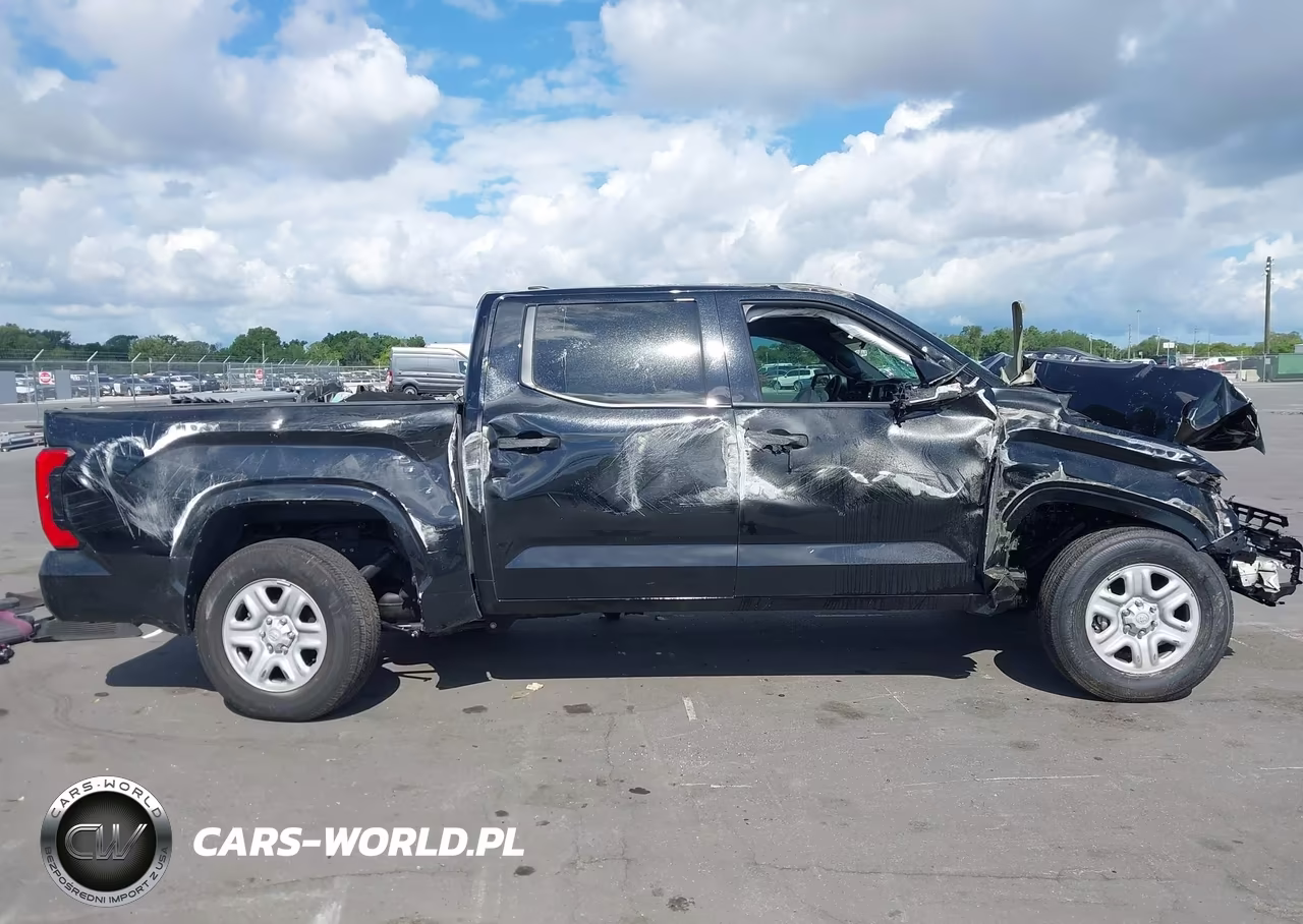 2025 Toyota Tundra Sr VIN:5TFKB5DB4SX305717 - 13