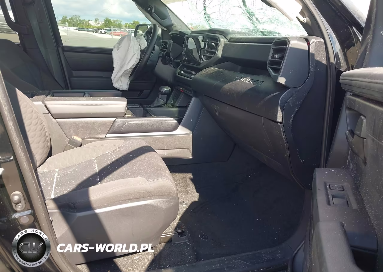 2025 Toyota Tundra Sr VIN:5TFKB5DB4SX305717 - 5