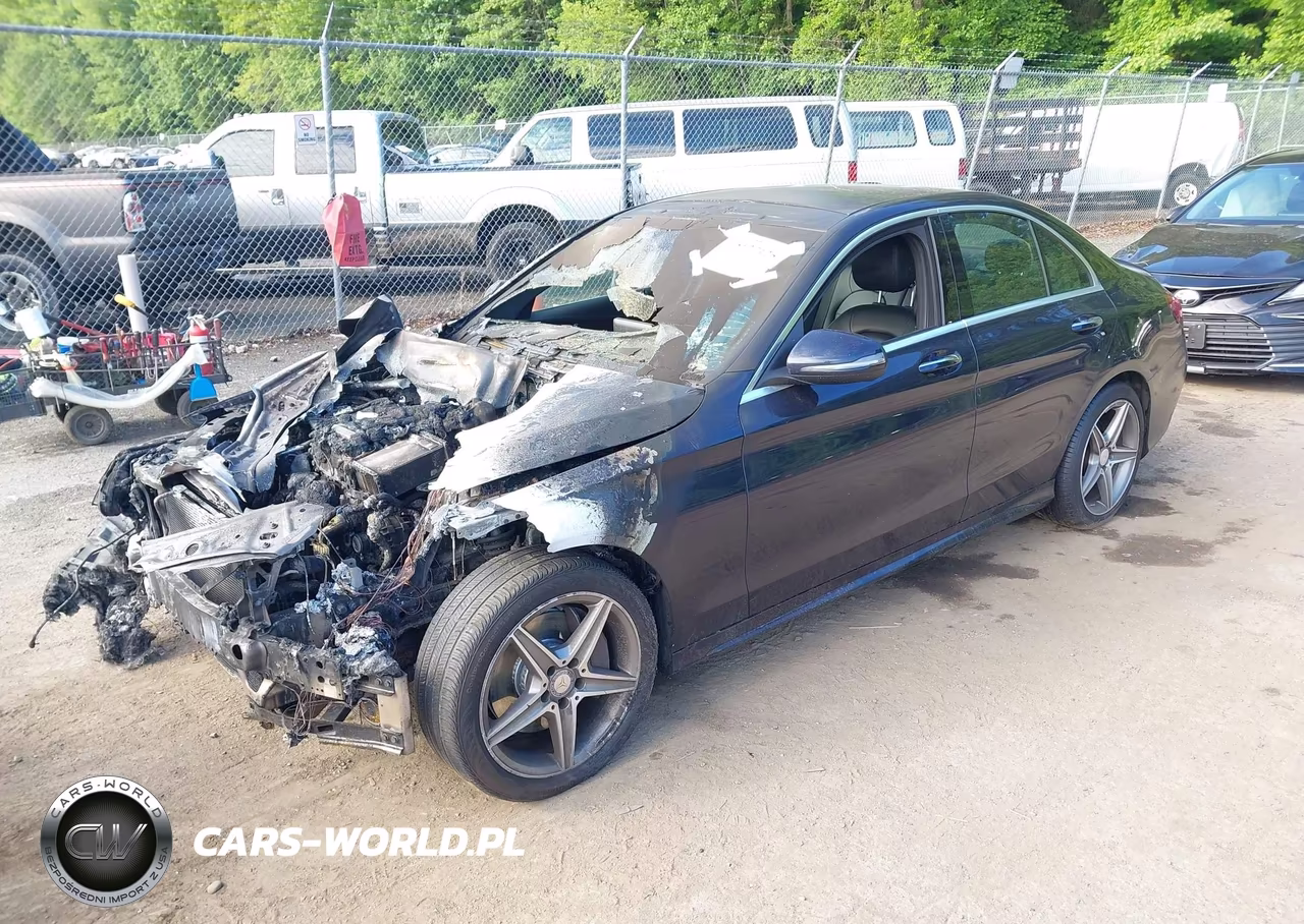 2017 Mercedes-Benz C 300 Sport 4Matic VIN:55SWF4KB5HU192137 - 2