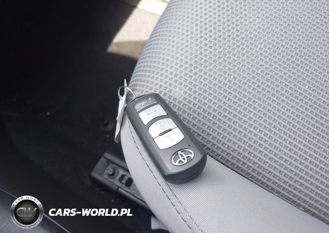 2019 Toyota Yaris Le VIN:3MYDLBYV1KY524661 - 11