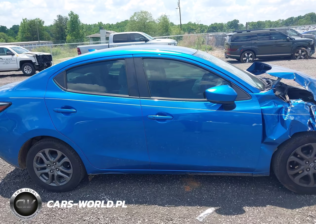 2019 Toyota Yaris Le VIN:3MYDLBYV1KY524661 - 13