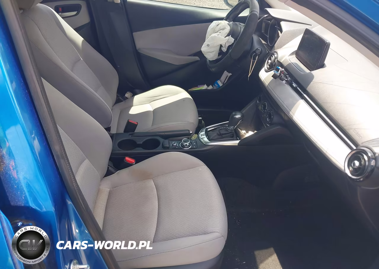 2019 Toyota Yaris Le VIN:3MYDLBYV1KY524661 - 5
