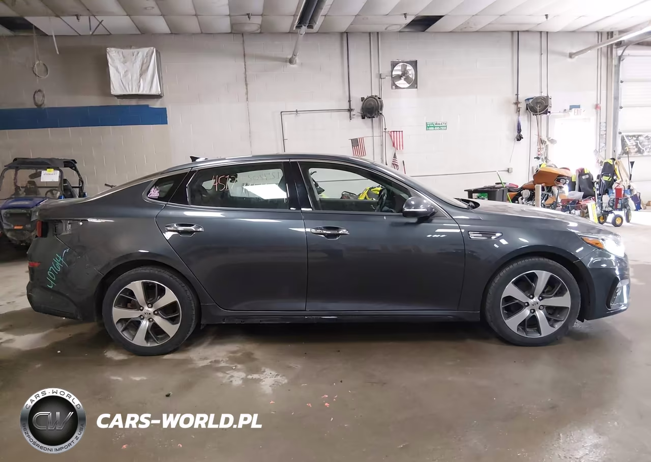2020 Kia Optima S VIN:5XXGT4L33LG409874 - 14
